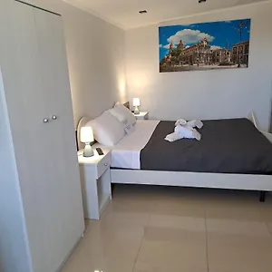 House Il Quadrifoglio Airport Fontanarossa , Catania Italien