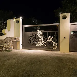 https://medea-residence.taorminaitalyhotels.com