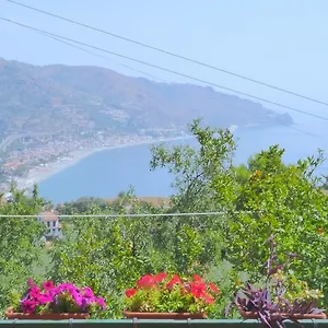 https://casa-la-via-del-mare.taorminaitalyhotels.com